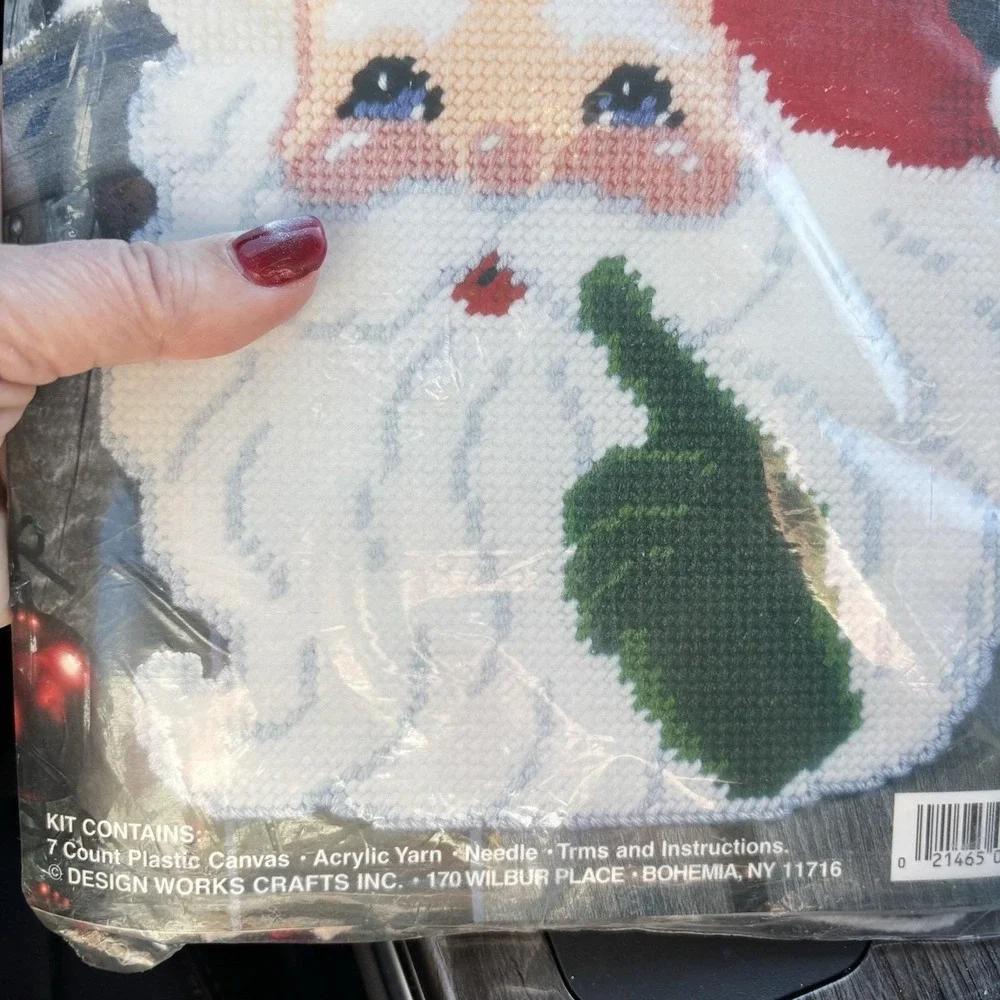 SANTA Secret Design Works Plastic Canvas Kit 10 1/2